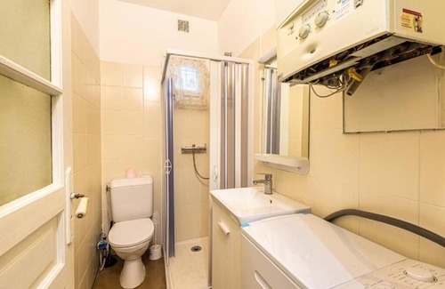 Bondy Apartment | Cénoslocs Bondy - Paris à vos pieds pour 4 personnes avec Jardin & Wifi