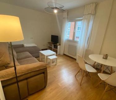 Distrito Sur Apartment | Cómodo alojamiento en Gijón