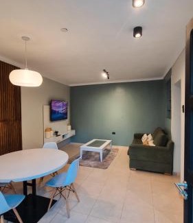 San Juan Apartment | Cómodo departamento con jardín sobre Avenida Libertador