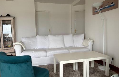 Etreham Apartment | Côté cottage Apt 3 chambres bien équipée vue imprenable sur port et mer