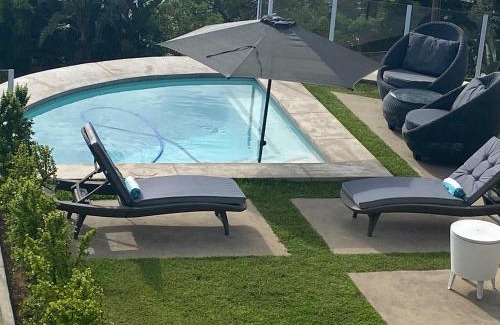 Sheffield Beach House | C'est La Vie Beach House