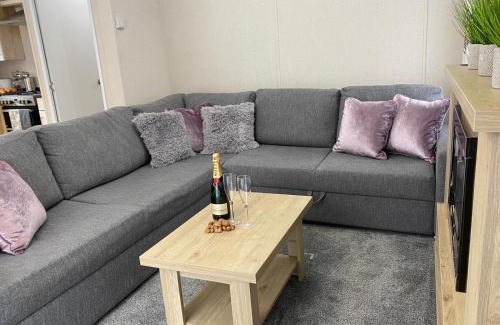 Bethesda House | C04 - Beechwood Lodge with Hot Tub