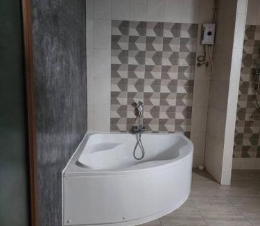 Saen Suk House | C1 Mama House Suite Room With Bathtub