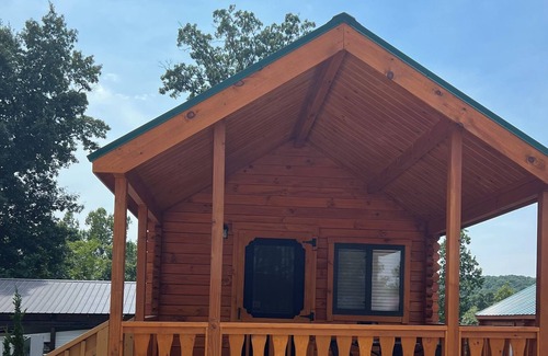 Marion Cabin | C20 cabin in gated resort.