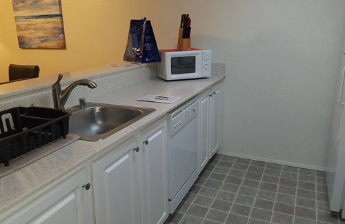 Overlake Apartment | C214 2 bed 2 bath 2nd/top floor of two story building