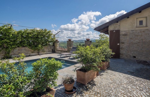 Monforte d'Alba Apartment | Ca Fredo Apartment With Pool Monforte