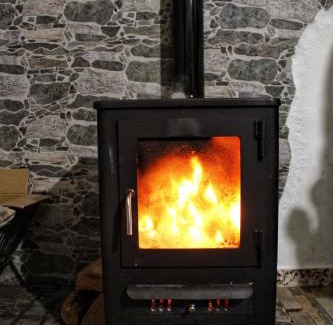 Vallgorguina House | Ca la Nena Morena - Refugio cálido con chimenea y vistas al Montseny