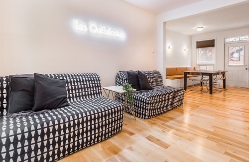 Hochelaga Apartment | Strawberry Stays! Secret to sweet dreams!