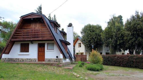 Playa Bonita House | Cabaña Alpina en Bustillo