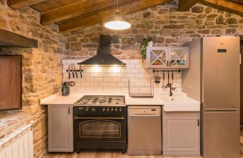San Pedro del Romeral Ski Chalet | Cabaña Pasiega El Ojal