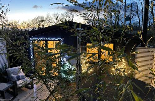 Chwilog Ski Chalet | Caban Y Tan Ffawydd Luxury couples retreat with private Wood Fired Hot Tub