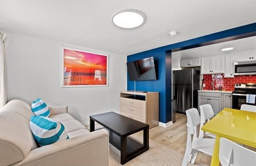 Crescent Beach Apartment | Cabana Beach 3 Steps from the Sand!