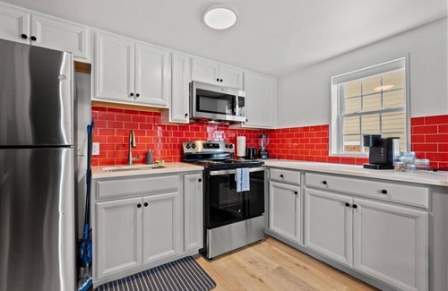 Crescent Beach Apartment | Cabana Beach 3 Steps from the Sand!