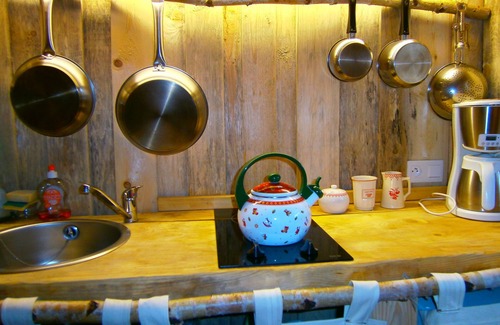 Premanon Ski Chalet | CABANE DE BOUCLE D'OR: 200m from forest tracks and paths