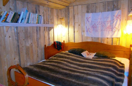 Premanon Ski Chalet | CABANE DE BOUCLE D'OR: 200m from forest tracks and paths