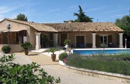 Robion Apartment | CABANE perchée dans les arbres
