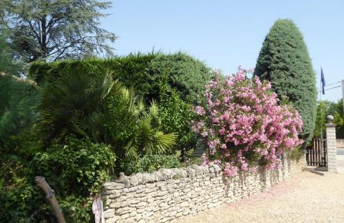 Robion Apartment | CABANE perchée dans les arbres