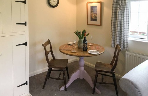 Abergele Cottage | Cabin ∙ 1 bedroom ∙ 2 guests
