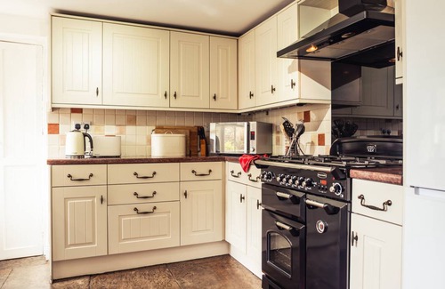 Haltwhistle Cottage | Cabin ∙ 3 bedrooms ∙ 5 guests