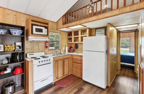 Neal House | Cabin 9 - Toronto Lake- Fishing, Swimming & More! cabin