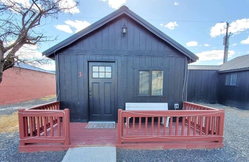 Coulee City House | Cabin at Blue Lake in Central Washington (Cabin 3)