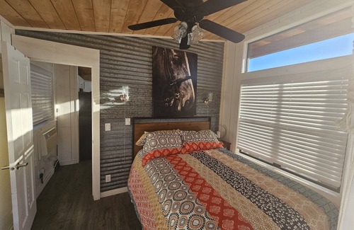 Hollister Cabin | Cabin Chic 40 acre ranch. Vineyard, Olive trees, National parks, wineries & More