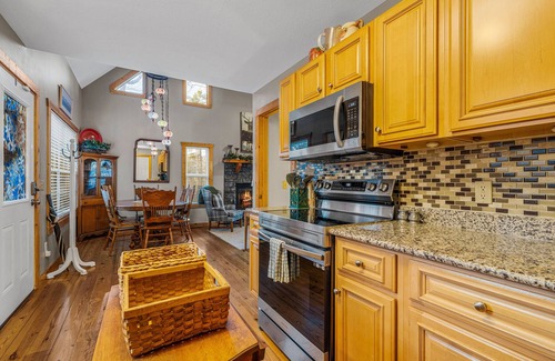 Ellijay Cabin | Cabin in Ellijay with hot tub, fireplaces, pools, tennis, gym, rec center, AC