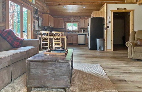 Seeley Lake Cabin | Cabin in the trees next to public land! (Dog friendly!)