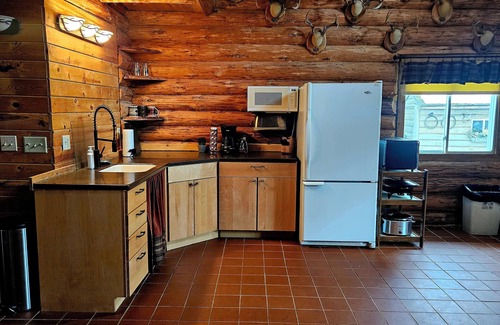 Williams Cabin | Cabin in Williams MN. 10 miles to Lake of the Woods. Near Baudette and Warroad.