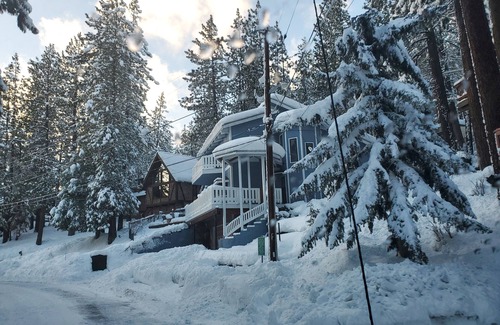 Round Hill Village Cabin | Cabin in Zephyr Cove; close to lake and slopes, hot tub and kayaks