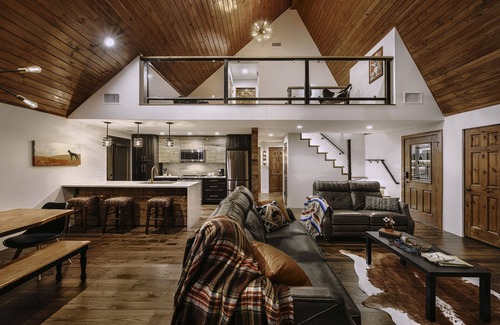 Whispering Hills Cabin | Cabin Masterpiece on Private Lake