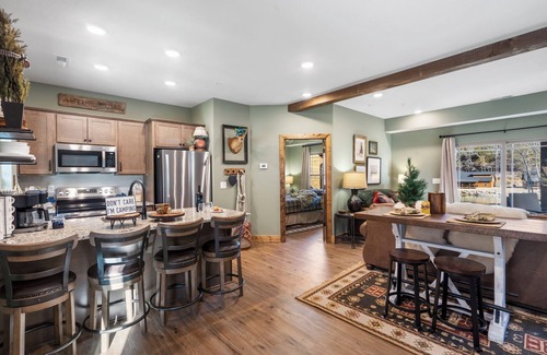 Branson Cabin | Cabin Near Table Rock Lake-Firepit-Pvt Hot Tub-Ultimate Community Amenity Experience-Free Tickets