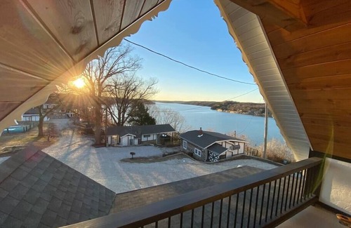 Osage Beach Cabin | Cabin No. 4 @ The Old Swiss Village - Lake Views!
