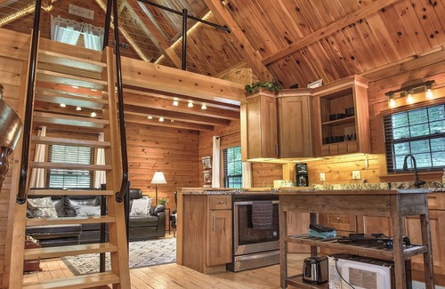 Swengel Cabin | Cabin On The River | Dream Fire Pit, Bikes + Kayaks!