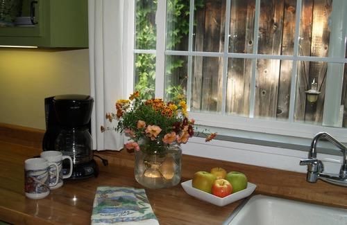 Castella Cabin | Cabin on Upper Sacramento River - River Access and Beach