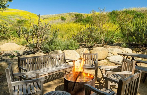 Goleta Cabin | Cabin | Queen Stay + Firepit | No Hidden Fees