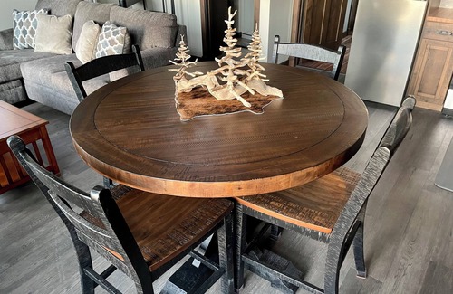 Clinton Cabin | Cabin Retreat: Mountain Views, Starlink Wi-Fi, Stargazing, Hiking, Adventures!