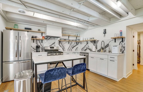 Minnetrista House | Cabin w/Halstead Bay Access: Hot Tub, Sauna, Dock