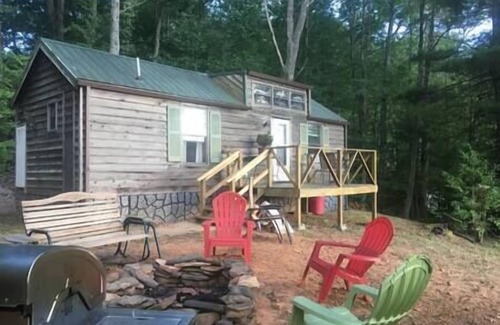 Green Mountain Cabin | Cabin w/Mountain & Sunset Views One Bedroom & Loft