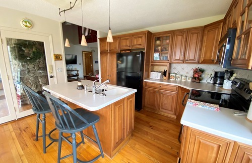 Ferguson Cabin | Cabin w/Views, Jacuzzi Bathtub, Fireplace, Screened Porch, Outdoor Hot Tub