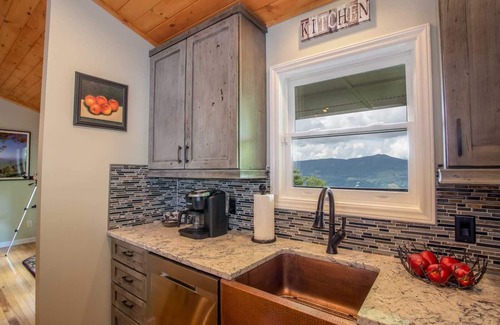 Banner Elk Cabin | Cabin with Modern Amenities & Rustic Charm