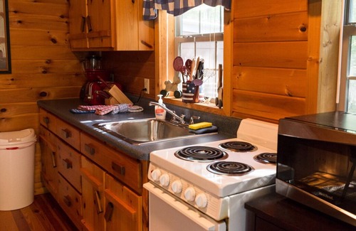 Logan Cabin | Cabins In Hocking - Junebug