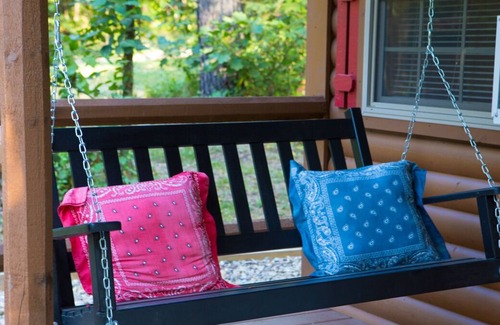 Logan Cabin | Cabins In Hocking - Junebug
