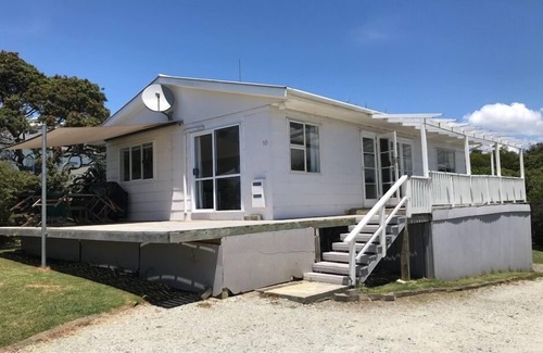 Cable Bay House | Cable Bay Views, 5 bedrooms 2 baths