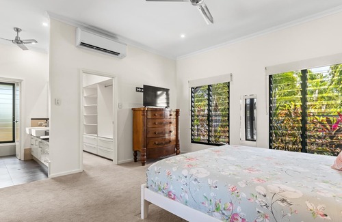 Cable Beach House | Cable Beach 4 Bedroom Luxury with Pool