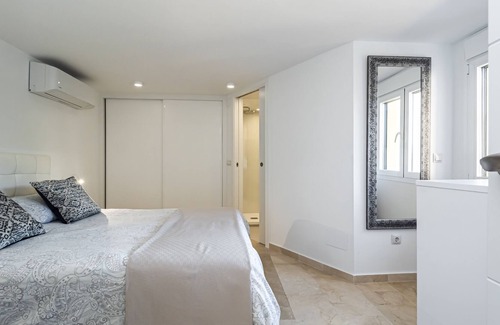 Cabopino Apartment | Cabopino Harbor · Cozy OCEANVIEW apartment, free parking, wifi, 3 POOLS,