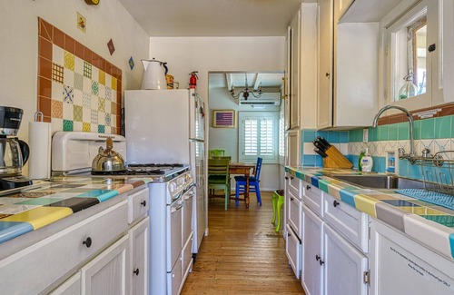 Twentynine Palms House | Cactus Adobe - EV Charging Station - JTNP