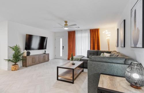 Cox Heights House | Cactus On Palm 4br W Private Pool