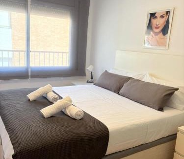 Cornella de Llobregat Apartment | Cadilac Cornellà ,Parking free, Tram, Metro, Bus