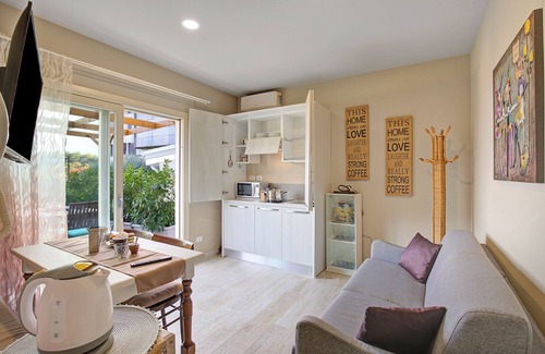 Cunettone-villa Apartment | Caffè Priscilla House parking & lakeview, Salò, Italy